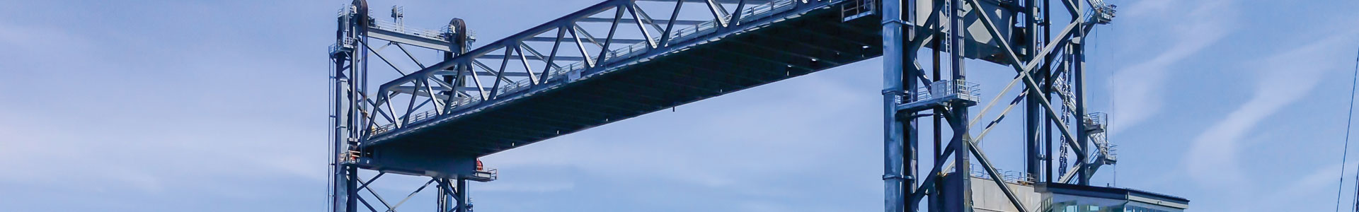 vertical lift bridge